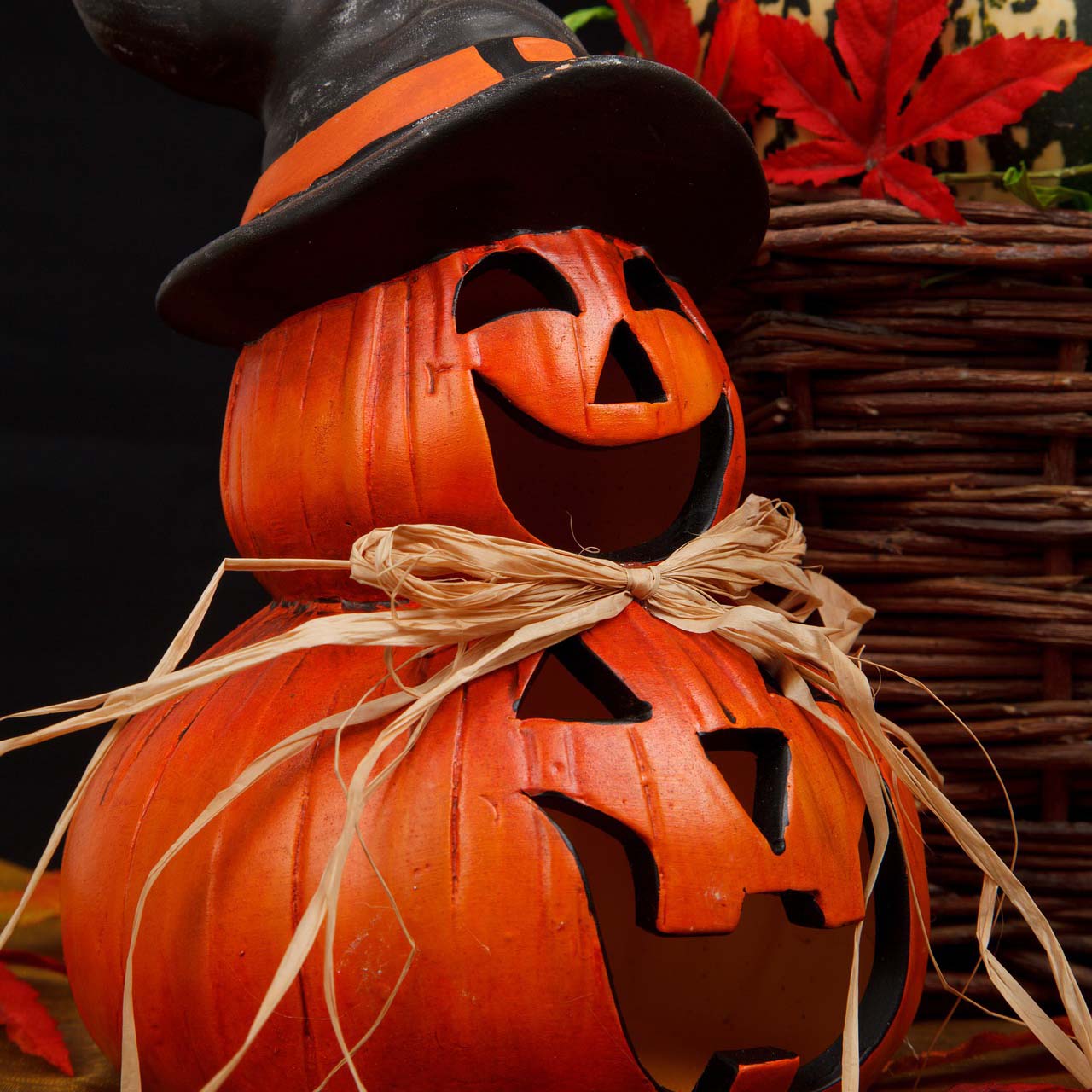 Halloween Is Coming? 8 Simple Ideas for Decorating Your Home for Halloween